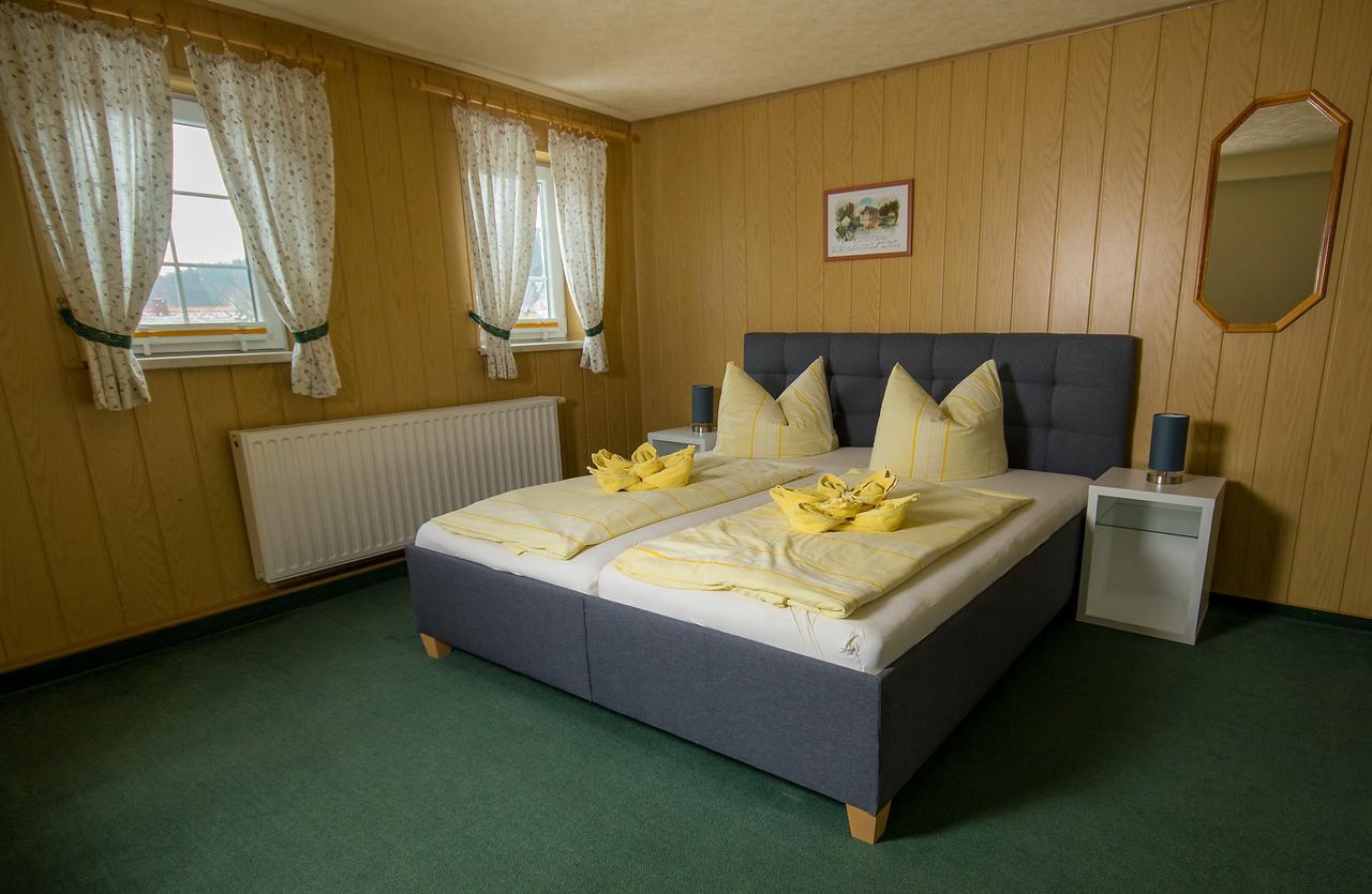 Pension Immergruen Kurort Jonsdorf Exterior photo