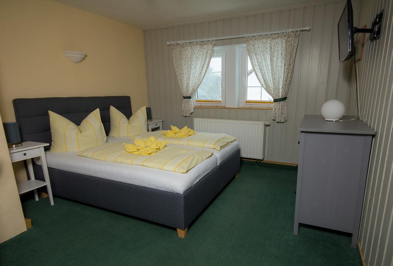 Pension Immergruen Kurort Jonsdorf Exterior photo